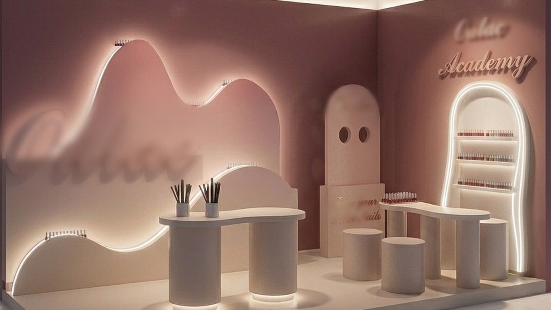Vue 3D d’un stand beauté : mur découpé en vagues rétroéclairées présentant des flacons de vernis, murs vieux rose, totem arrondi percé de deux hublots, nail bar et tabourets cylindriques crème