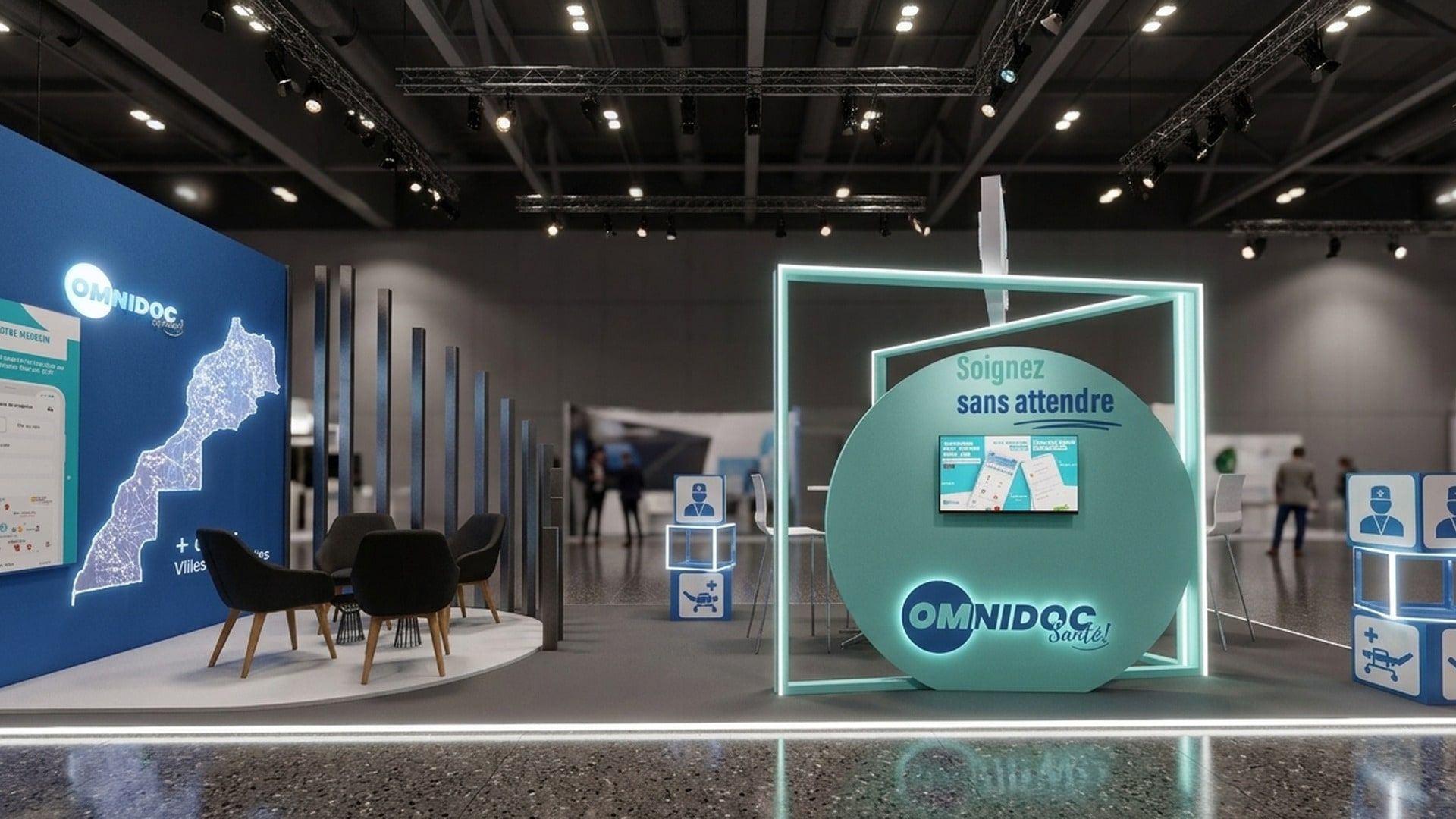 Vue 3D du salon de réunion : fauteuils bleus devant le mur de marque et la carte du Maroc en points lumineux, lames verticales en dégradé